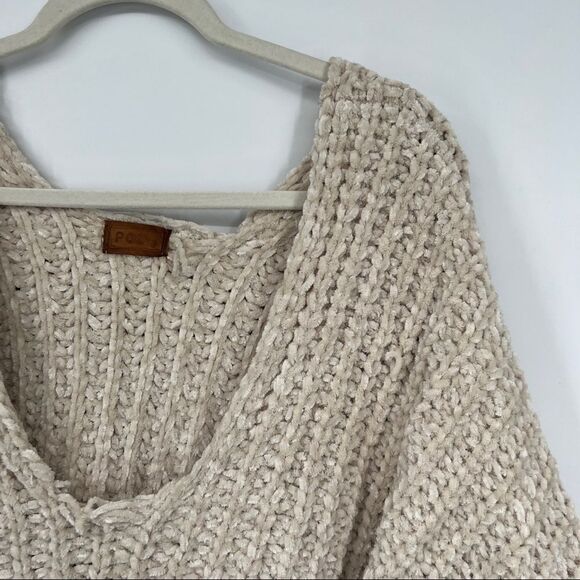 POL Soft Shaggy Grunge Chunky Chenille Oversized V-neck Popover In Beige - Picture 6 of 11